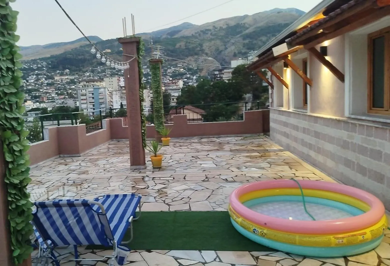 The View Rooms And Terrace Gjirokastër